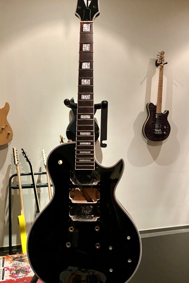 Kurikoni Gwarem Les Paul Custom